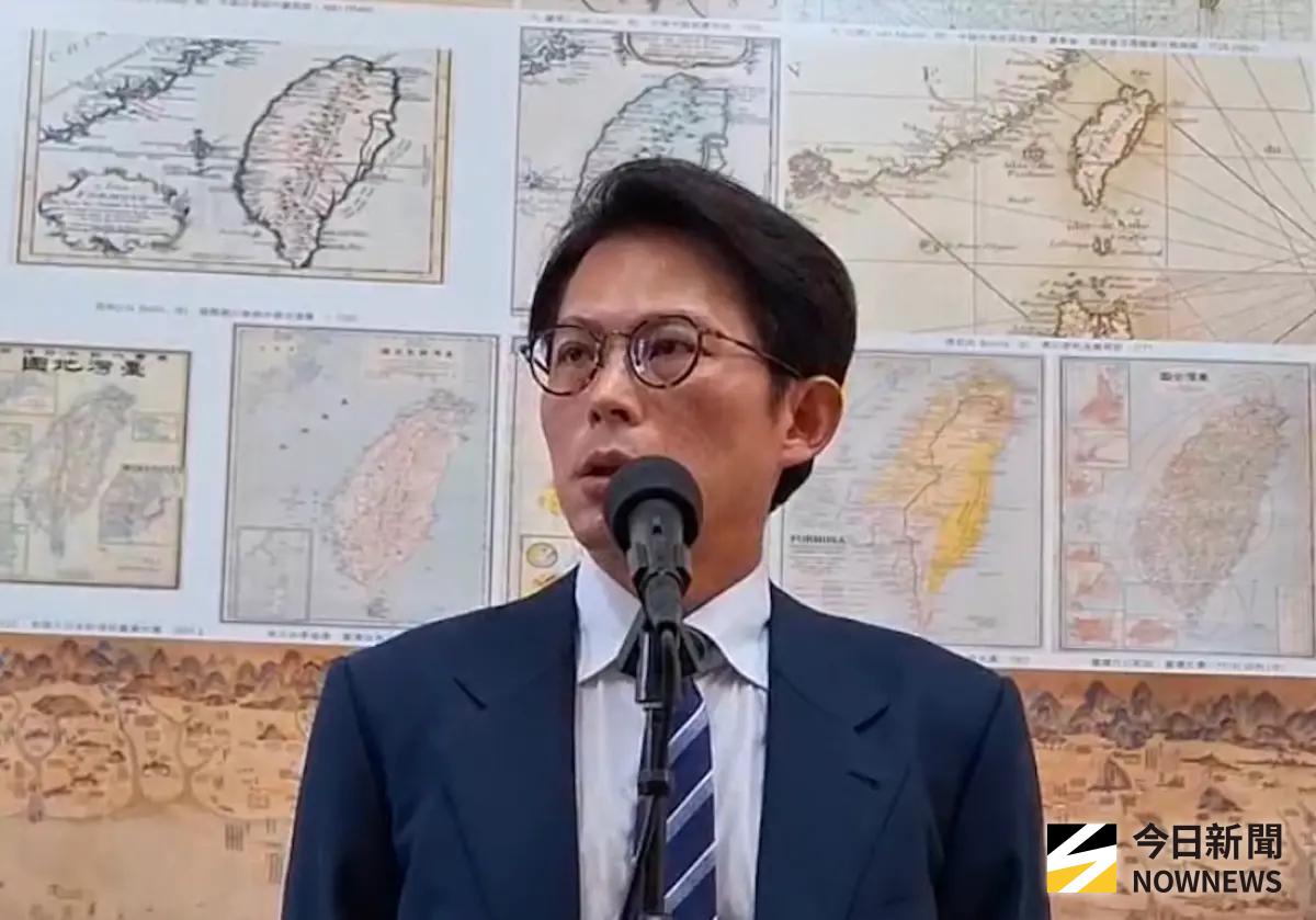 ▲民眾黨主席、立院黨團總召黃國昌痛批內閣改組是「大笑話」，過去撕裂台灣社會的部長都沒被換。（圖／記者林詠青攝）