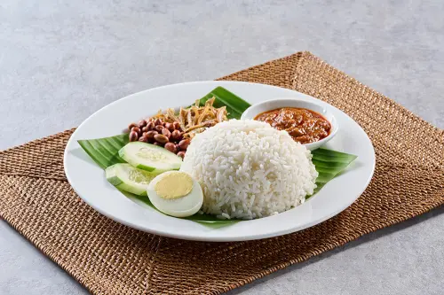 ▲椰漿飯(Nasi Lemak)被CNN與《時代雜誌》讚譽為「世界最佳早餐」，並入選UNESCO非物質文化遺產提名。（圖／台南遠東飯店提供）