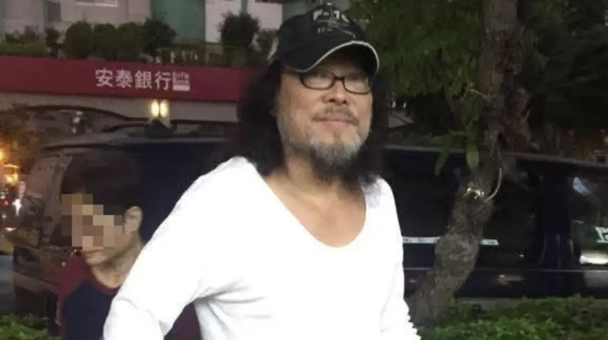 ▲72歲資深藝人張菲（如圖）淡出演藝圈7年，近日被粉絲捕捉到於台北天母騎單車，身穿白色長袖衛生衣的模樣，引來粉絲直呼「一時認不出來！」（圖／翻攝自騎車環島趣臉書）