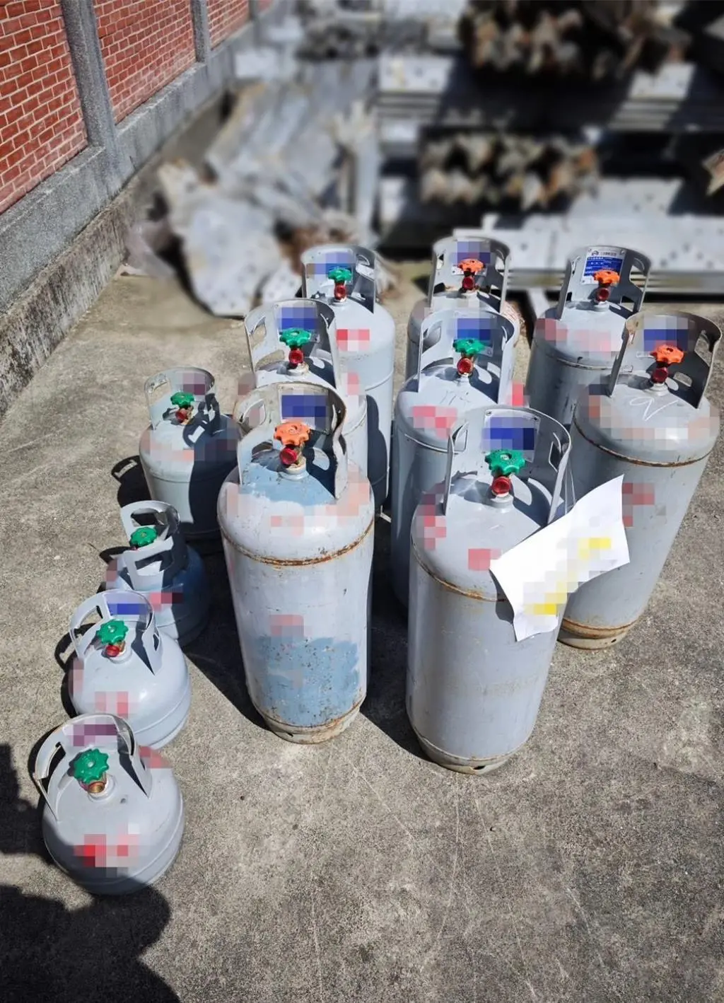 ▲台北南港一家瓦斯行近日12桶瓦斯一夜蒸發，警方循險追查發現是該公司前員工所為。（圖／翻攝畫面）