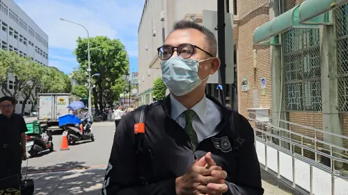 ▲立委邱議瑩弟弟，華航前副總經理邱彰信。（圖／記者劉松霖攝）