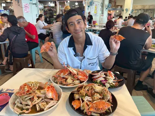 修杰楷成螃蟹富翁！龜吼漁港美食擺滿桌　笑喊：近期不敢再吃了
