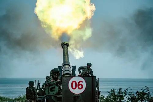 ▲射擊武器包含M110A2、M109A2自走砲及155榴彈砲等3型火砲，共計45門。（圖／軍聞社提供）