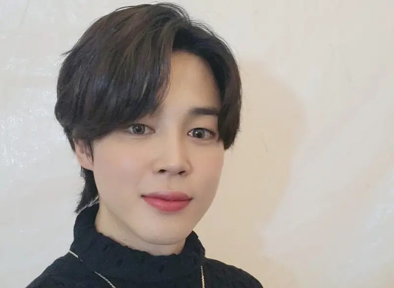 ▲BTS（防彈少年團）成員JIMIN（朴智旻）爆出跟宋多恩交往，還同居4年，所屬公司BigHit Music至今沒有否認，粉絲心急如焚。（圖／방탄소년단@BTS_twt）