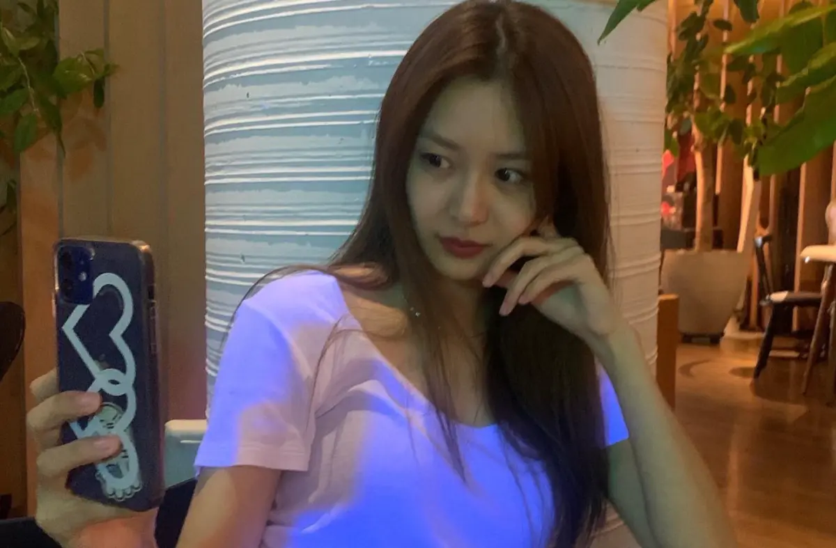 ▲宋多恩（如圖）與BTS成員JIMIN爆出交往同居中。宋多恩2個月前才開直播痛哭，稱「又不是我勾引他的」，要私生飯收斂一點，而她當時口中的對象應該就是在指JIMIN。（圖／宋多恩IG @da.eun.da.eun）