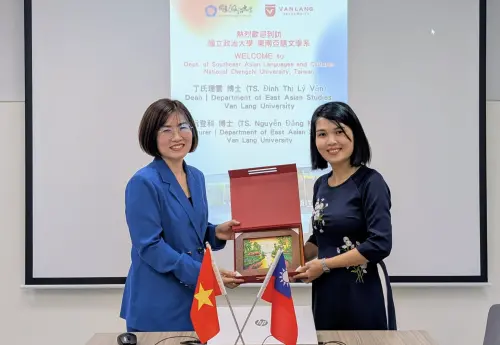 ▲黎氏仁主任接待國外大學團隊，共商國際教研合作，積極開拓系所及學生對外發展機會。（圖／政大東南亞語文學系提供）