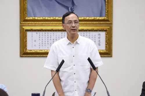 淡江大橋掛「最親民總統」布條　朱立倫酸爆：是一個笑話
