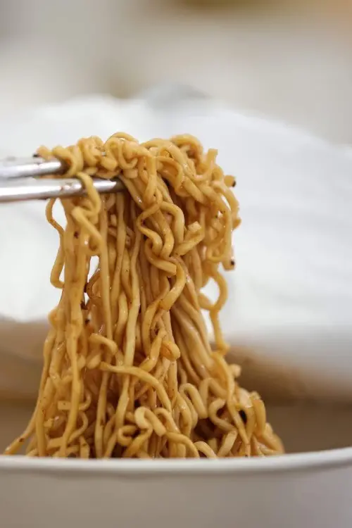 ▲台灣的經典款泡麵「 維力炸醬麵」獲得「榮譽獎」（圖／翻攝自Tajvan Magyarországon臉書粉專）