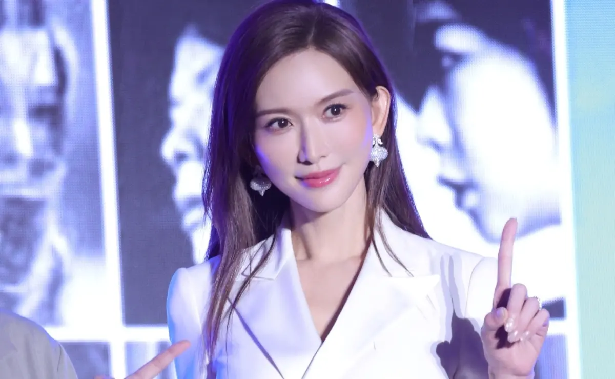 ▲林志玲（如圖）今（27）日在FB自爆當媽媽跟不上「蔡依林睡覺時間」，還曬自己的保養秘訣就是食補，誠實心聲引起媽媽們的共鳴。（圖／林志玲Chiling Lin FB）