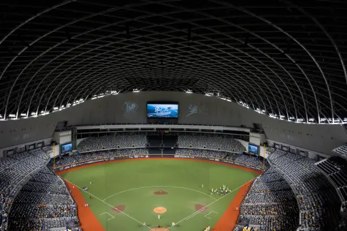 ▲軍聞社「飛行之外」MV，獻給天空的飛官與在崗位上奮鬥的官兵致敬，8/27大巨蛋中職開球首播。（圖／國防部提供）