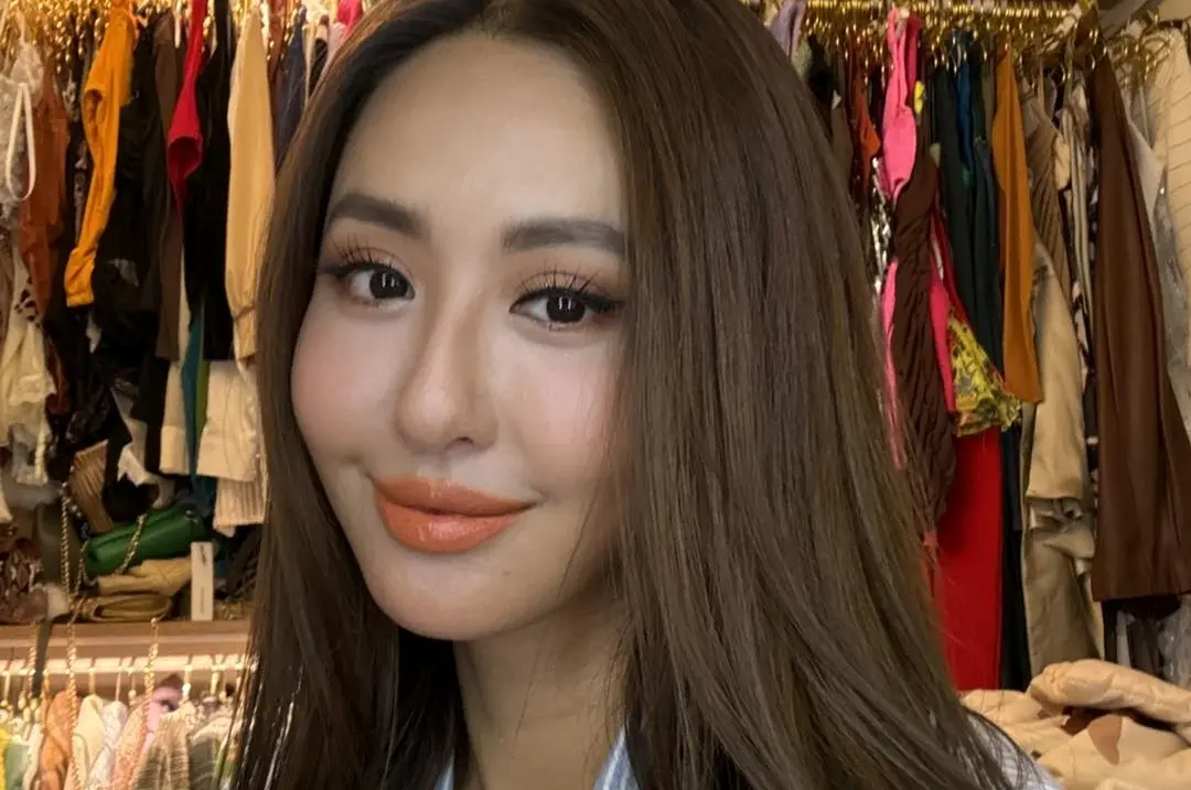 ▲YouTuber薔薔（如圖）開除元老員工Song，其過往薪資1個月領到85000元，獎金、出國及遠端工作等福利也沒少過，引來大批網友稱羨：「這樣還不好好工作！」（圖／林嘉凌薔薔Maze臉書）