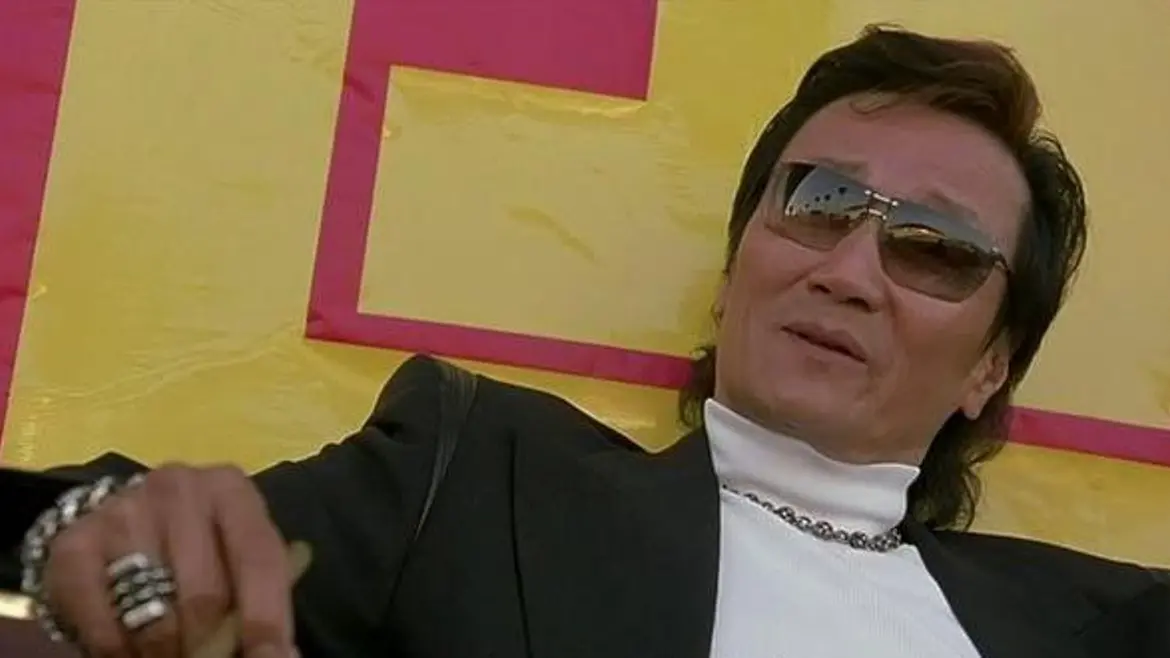 ▲謝賢多年來始終偏愛張柏芝，卻對兒子謝霆鋒伴侶王菲態度冷淡，他以一句「柏芝顧家，王菲才氣」點破原因，顯示他更看重家庭與母職特質，而非明星才華。（圖／《少林足球》劇照）