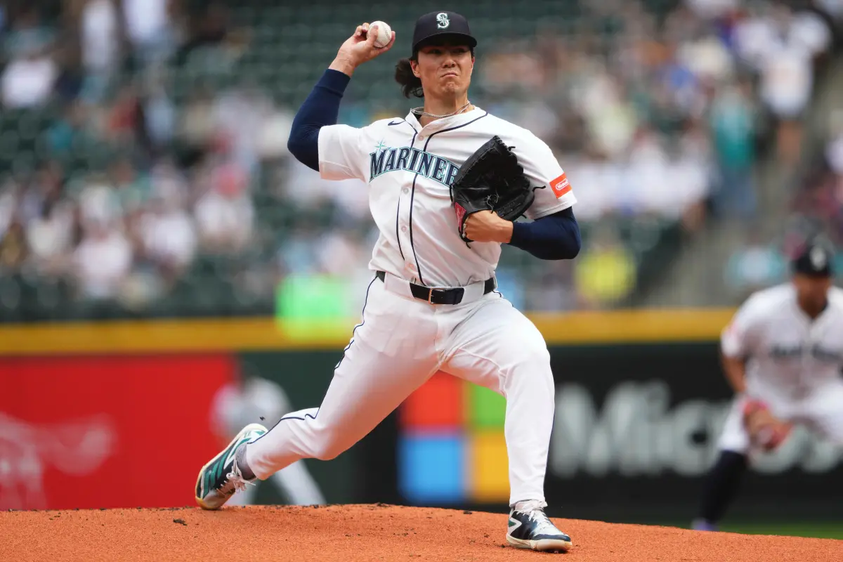 ▲MLB美國職業棒球大聯盟西雅圖水手今（28）日在主場迎戰聖地牙哥教士，本場比賽水手具有華裔血統的先發投手布萊恩．沃（Bryan Woo）繳出5.2局6K失2分的好投，技壓教士日籍強投達比修有的4局失4分，並靠著蘇亞雷斯（Eugenio Suárez）的關鍵3分砲仍幫助布萊恩．沃拿下本季第12勝。（圖／美聯社／達志影像）