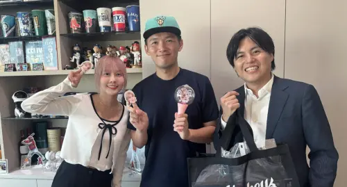 中職／樂天桃猿高層與啦啦隊女神拜訪台南Josh！曬出合影表示合解
