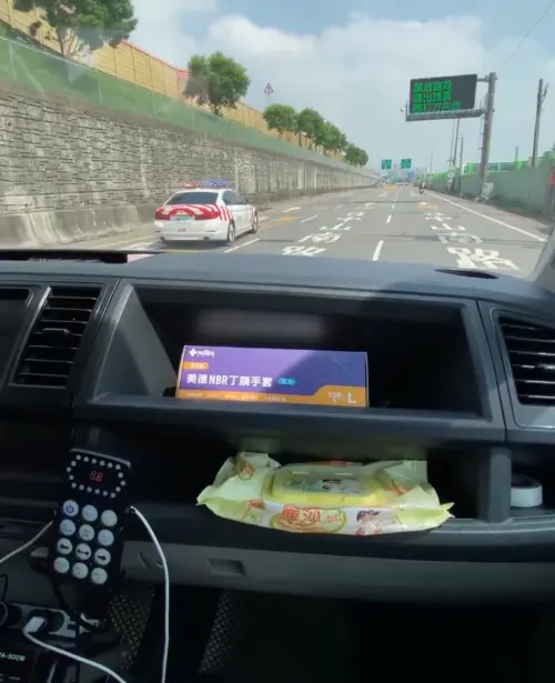 ▲小平安母親發文感謝各界主動電話提供幫助，表示警方會協助護送。（圖／翻攝女嬰母親threads）