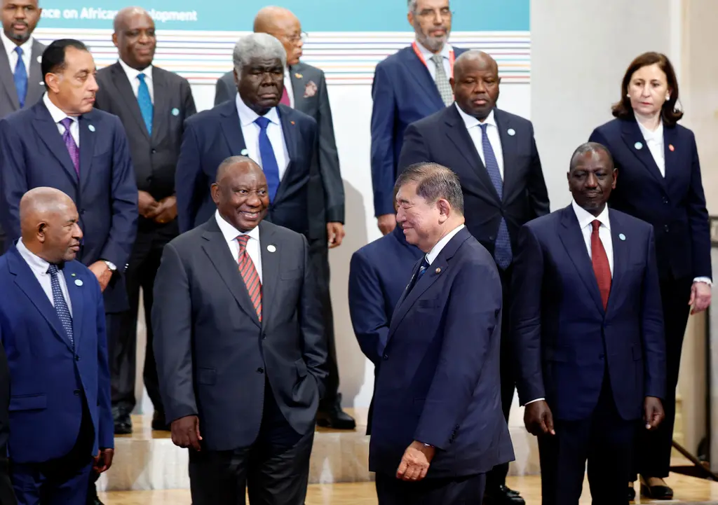 ▲日本首相石破茂20日出席東京非洲發展國際會議（TICAD），與非洲國家領導人合照。（圖／美聯社／達志影像）