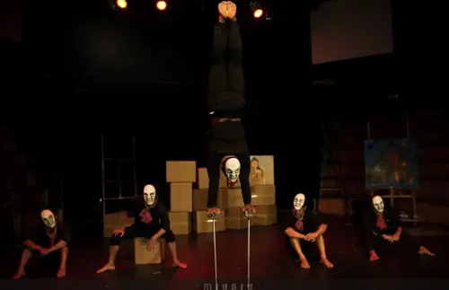 ▲今年亮點節目之一是來自柬埔寨馬德望（Battambang）的法爾藝術學院（Phare Ponleu Selpak）劇團，將帶來震撼人心的作品《高棉紅》（Red Khmer）。（圖／法爾藝術學院提供）