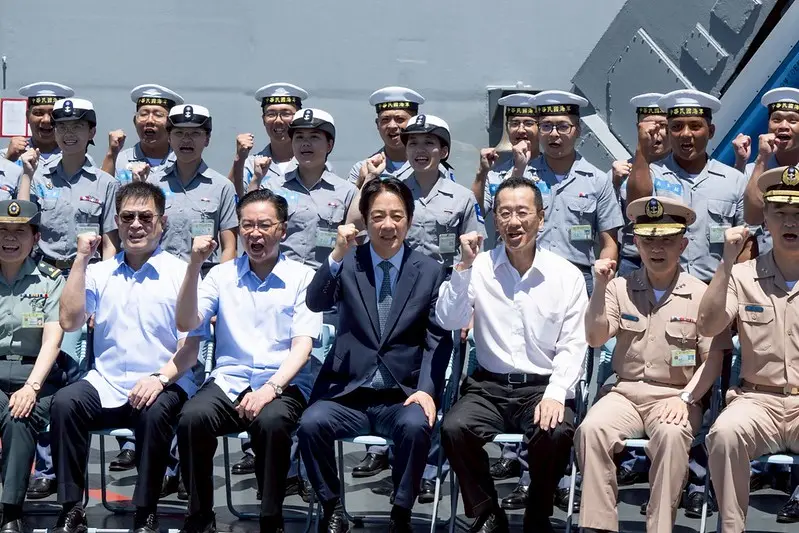 ▲賴清德總統前往宜蘭168艦隊慰勞海軍官兵時，宣布2030年前國防預算要達到GDP 5%的目標。（圖／總統府提供）