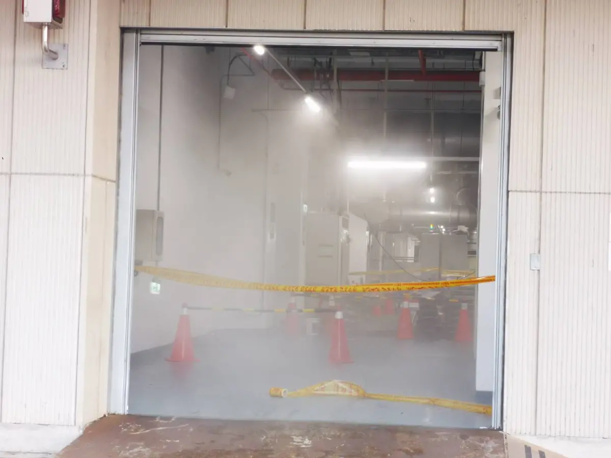 ▲美國科技大廠美光公司台中廠區白色廢氣洩漏，造成多人送醫。（圖／讀者提供，2025.08.28）