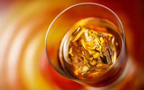 ▲日本威士忌享譽國際，要歸功於「日本威士忌之父」竹鶴政孝。（圖／翻攝Nikka官網）