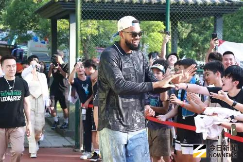 ▲周六唐斯將在雷納德（Kawhi Leonard）TAT活動以特別嘉賓身份登場，並與來自 TAT及雲豹的頂尖球員同場競技。張建偉直言連自己都很期待當天會出現什麼火花。（圖／記者葉政勳攝，2025.08.28）