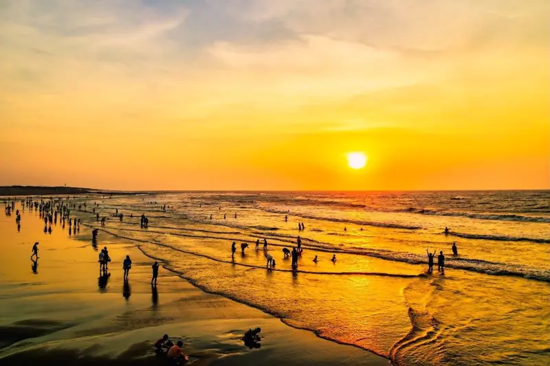 ▲「2025桃園珍珠海岸國際音樂節」將於今（29）日至8月31日在竹圍漁港登場，活動集結海內外重量級音樂大咖，還邀請美國職籃NBA兩位重量級球星Kawhi Leonard以及Karl-Anthony Towns。（圖／資料照，桃園市觀光局提供）