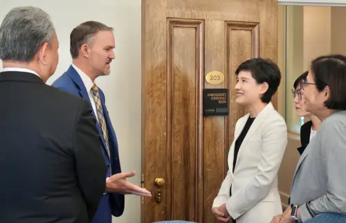 鄭麗君赴美談判關稅都在酒店視訊？行政院曝合照打臉
