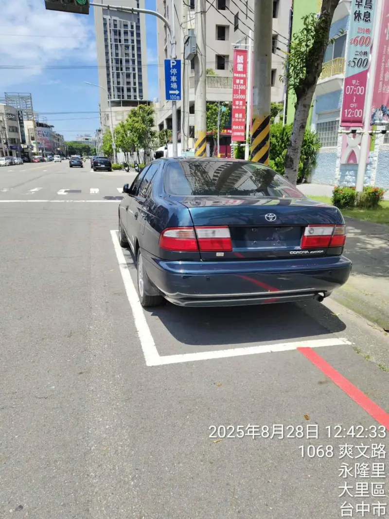    ▲台中市議員江和樹指出，車主只要拔掉車牌就可以長期免費停車，市府竟無法處理。（圖／江和樹提供，2025.08.29）  