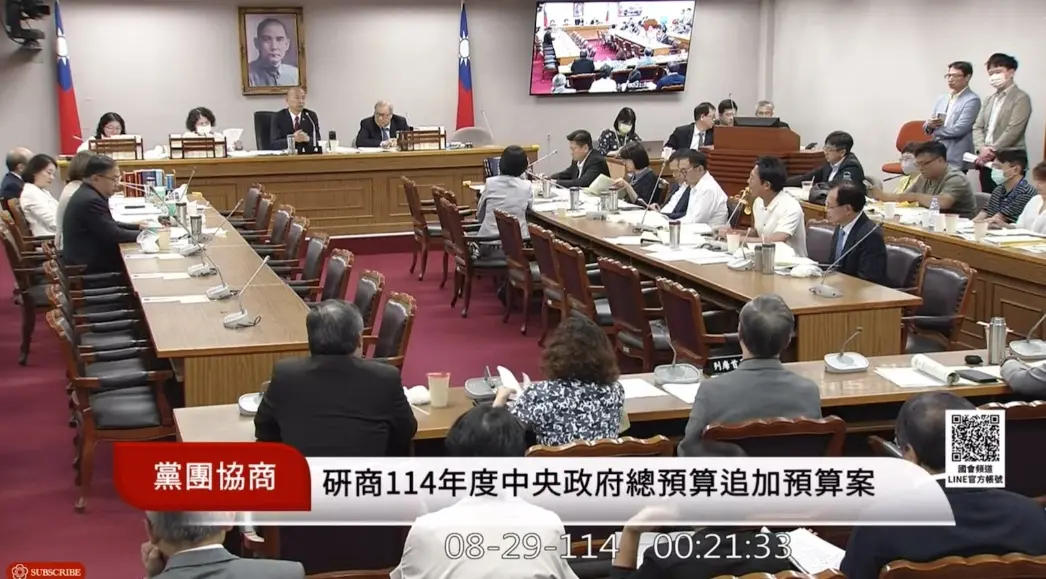 影／分貝器爆了！黃國昌深夜咆哮 王義川回嗆「這句」讓他閉嘴