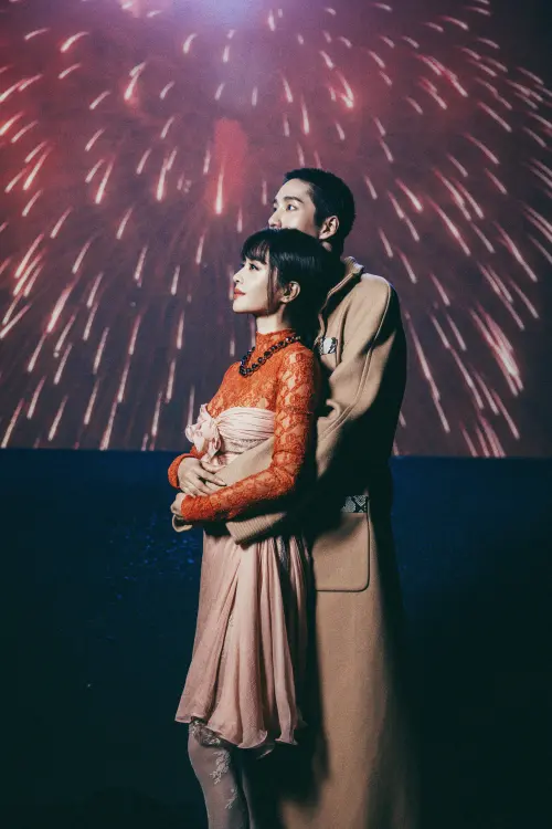 ▲蔡依林和Tor在MV中有許多親密互動。（圖／華納音樂）