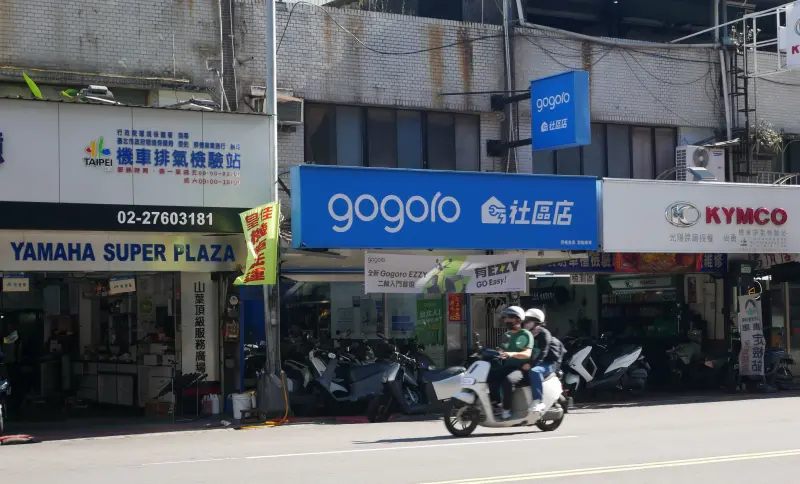 ▲立法院今（29）日通過《貨物稅條例》修正案，新購燃油機車全面降稅2千元，引發基層電動機車行反彈。（圖╱SMAT提供）