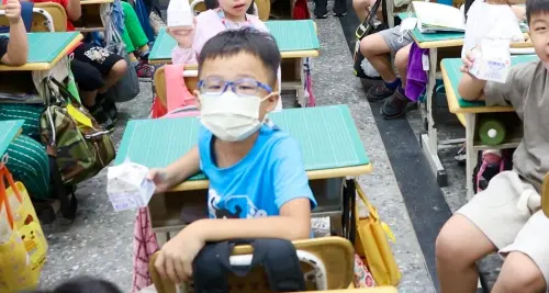 加碼「鈣」有力　高市補助國小15萬學童週週喝乳品
