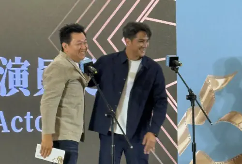 ▲庹宗華（左）和馬志翔（右）曾在《孽子》演一對同志情人，事隔22年再度在桃園電影獎頒獎典禮上同台。（圖／記者蘇詠智攝）
