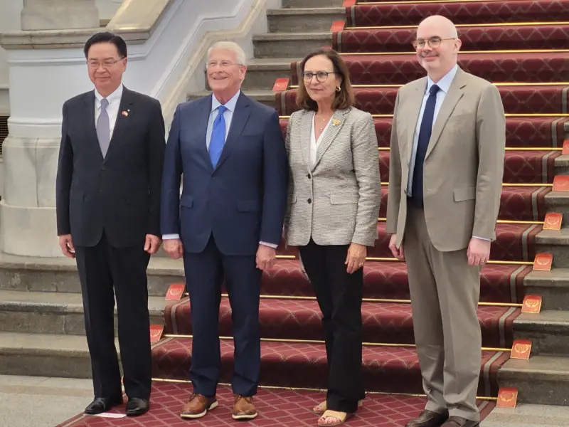 ▲美國聯邦參議院軍事委員會主席維克（左二）、參議員費雪（右二）赴總統府與賴清德會談。（圖／記者陳佩君攝，2025.08.29）