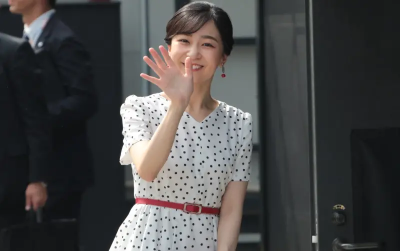 ▲日本最美佳子公主（如圖）近日出席大阪萬博視察活動，一下車就甜美微笑向民眾打招呼，現場美照瞬間被瘋傳，網友大讚是奇蹟一瞬，還有人直呼：可以媲美橋本環奈。（圖／X@kenpy00）