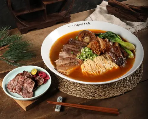 築間火鍋開牛肉麵店！「麟德殿」最貴一碗麵1500元　超狂用料曝光

