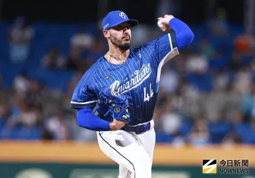 中職／富邦續約鈴木駿輔、魔力藍　悍將球團證實：補強持續作業中
