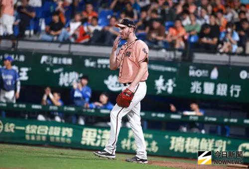 ▲統一獅先發投手布雷克面對富邦悍將，繳出6.2局失2分的優質先發。（圖／記者葉政勳攝 ,2025.08.29）