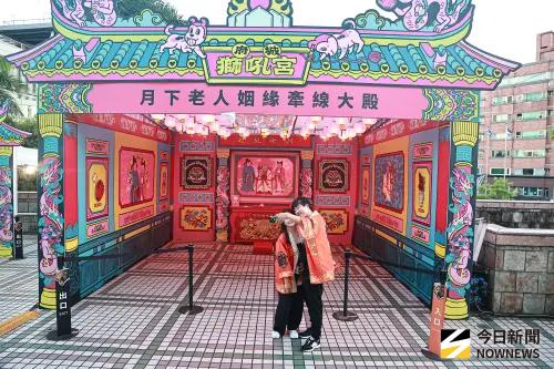 中職／統一獅「良緣神助宮」首戰吸7720人進場！球迷大讚古色古香
