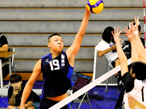 登峰造極排球／華僑驚天逆轉豐商闖冠軍戰！明星公益賽登場增亮點
