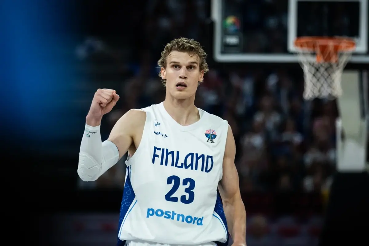 ▲歐洲籃球錦標賽（EuroBasket 2025）小組賽持續進行，芬蘭球星勞里·馬爾卡寧（Lauri Markkanen）再次上演震撼表演，全場僅出戰23分鐘就狂砍43分，率芬蘭隊以109：79痛擊英國。（圖／取自FIBA官網，fiba.basketball）