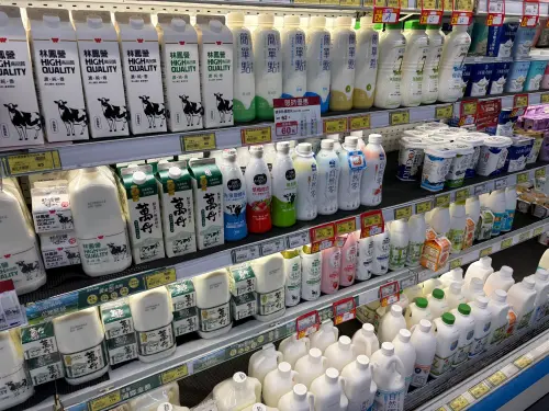 ▲牛奶。（圖/記者張嘉哲攝）