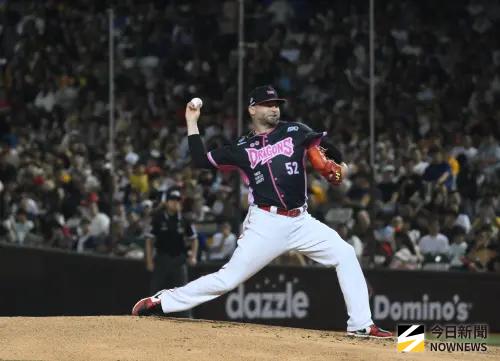 ▲味全龍洋投伍鐸今日扛林智勝引退賽最終戰先發。（圖／記者林柏年攝 ,2025.08.30）