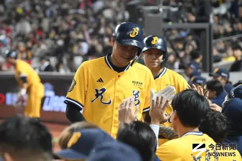 ▲中信兄弟宋晟睿敲出本季第11轟。（圖／記者林柏年攝,2025.08.30）