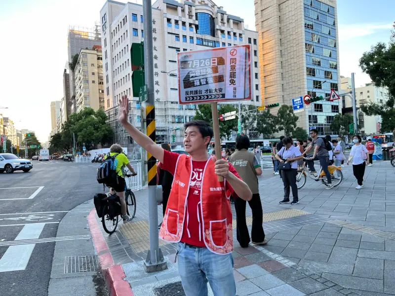 ▲康家瑋表示，黃國昌與警方的肢體衝突，對社會觀感與法治皆有影響。（圖／康家瑋臉書）