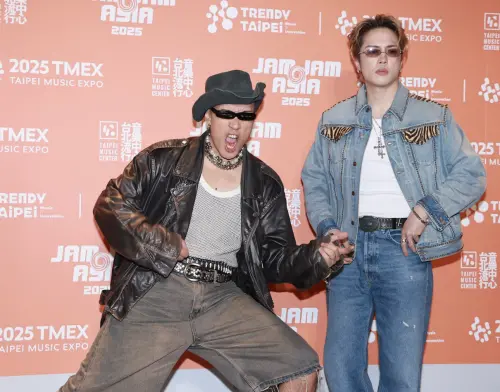 黃宣虧J.Sheon打了音樂類固醇！肌肉震碎舞台地板　被拱「脫掉」
