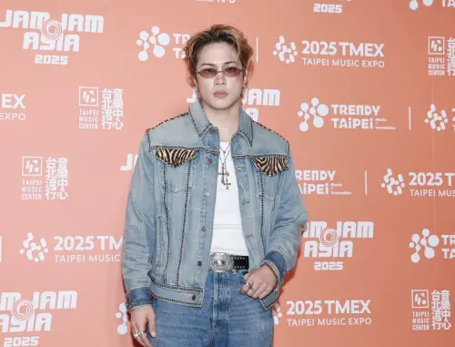 ▲J.Sheon被稱肌肉練得太大，可能會震碎演出舞台的地板。（圖／讀者提供）