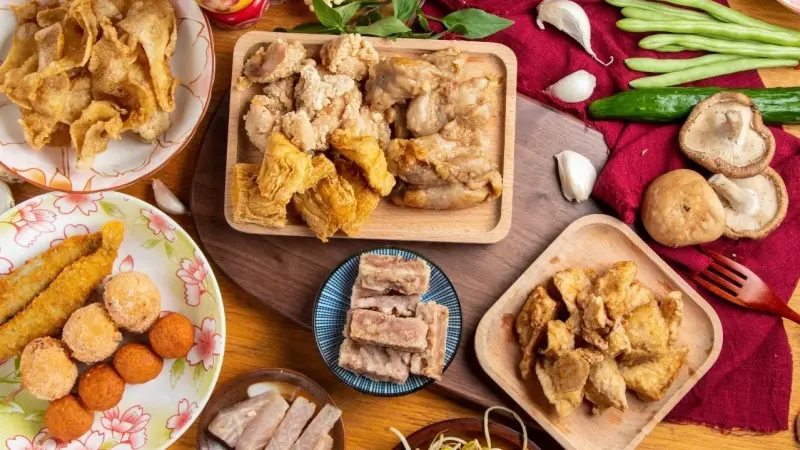 ▲ 「2025高雄鹹酥雞嘉年華」即日起開放全國炸物店家報名至9月22日止。（圖／高市府觀光局提供)