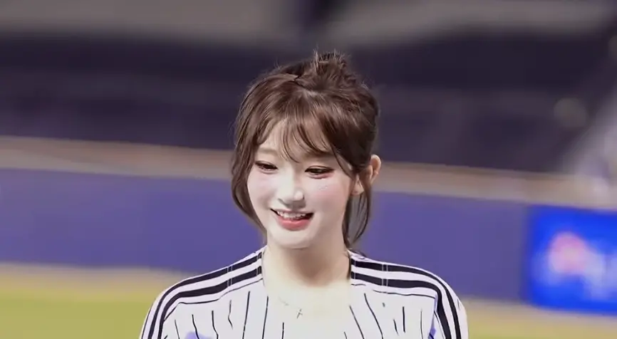 ▲韓籍啦啦隊女神李珠珢（如圖）近期在台應援富邦的最新班表出爐，僅剩3場演出，讓粉絲扼腕，認為恐和她近期負面新聞頻傳有關，不過李珠珢仍在韓國球場有亮眼表現。（圖／李珠珢 IG 0724.32）