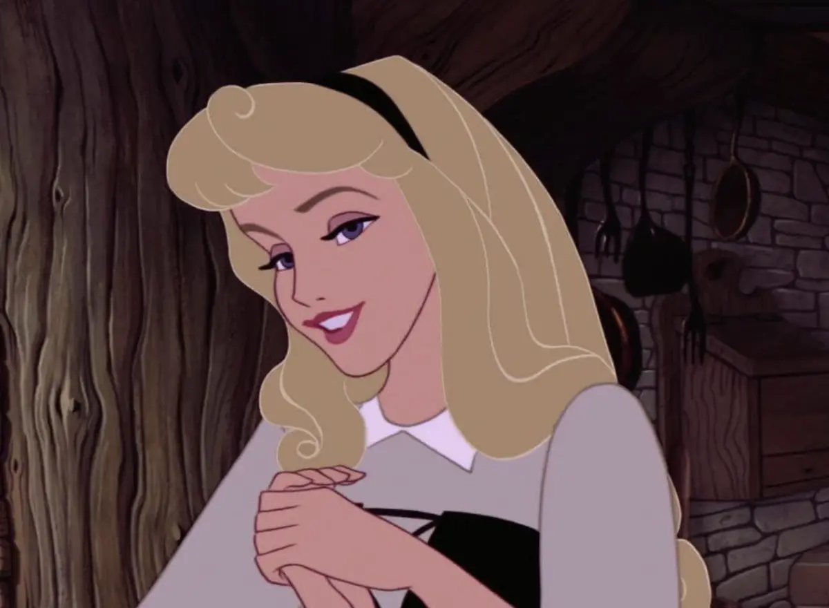 ▲《睡美人》奧蘿拉公主（如圖）是迪士尼經典卡通最被人熟知的公主之一，電影首度在北美上映時，票房卻踢到大鐵板，讓迪士尼大虧損，因而裁員又陷入差點關門的危機，直到兩年後《101忠狗》大狂賣才得以挽救。（圖／摘自IMDb）